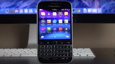"Huyền thoại" BlackBerry sắp "tái xuất giang hồ"?